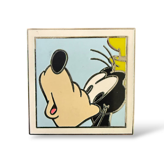 Disney Parks Character Selfie Photo Mystery Goofy Pin
