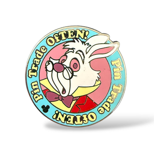 Cast Lanyard Alice in Wonderland TEN-cenial White Rabbit Hidden Mickey Pin