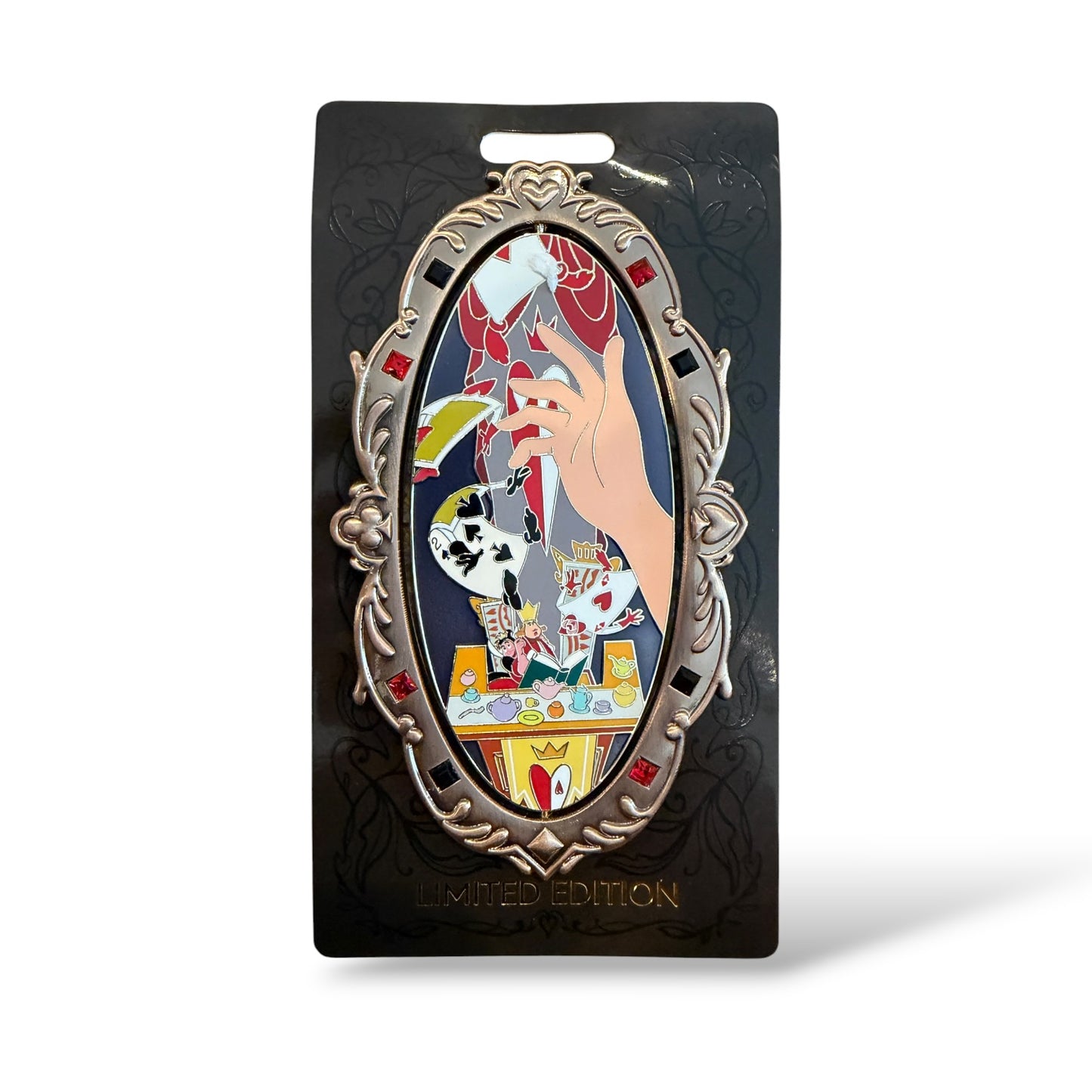 WDI Another Point of View Alice and The Queen of Hearts Spinner Pin