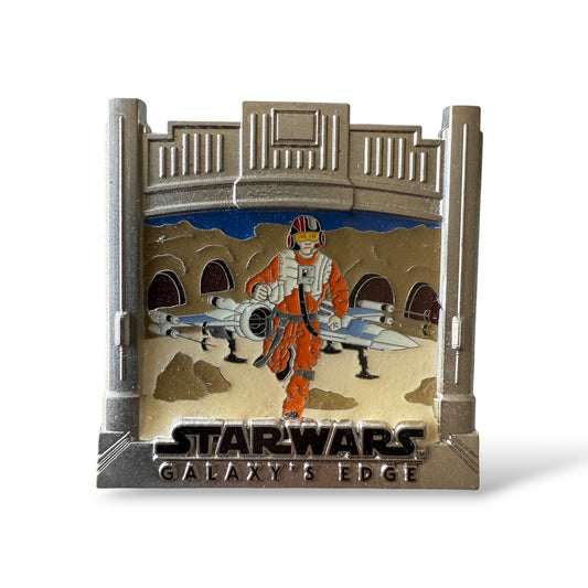 DLR Star Wars Galaxy's Edge Countdown Poe Running Pin
