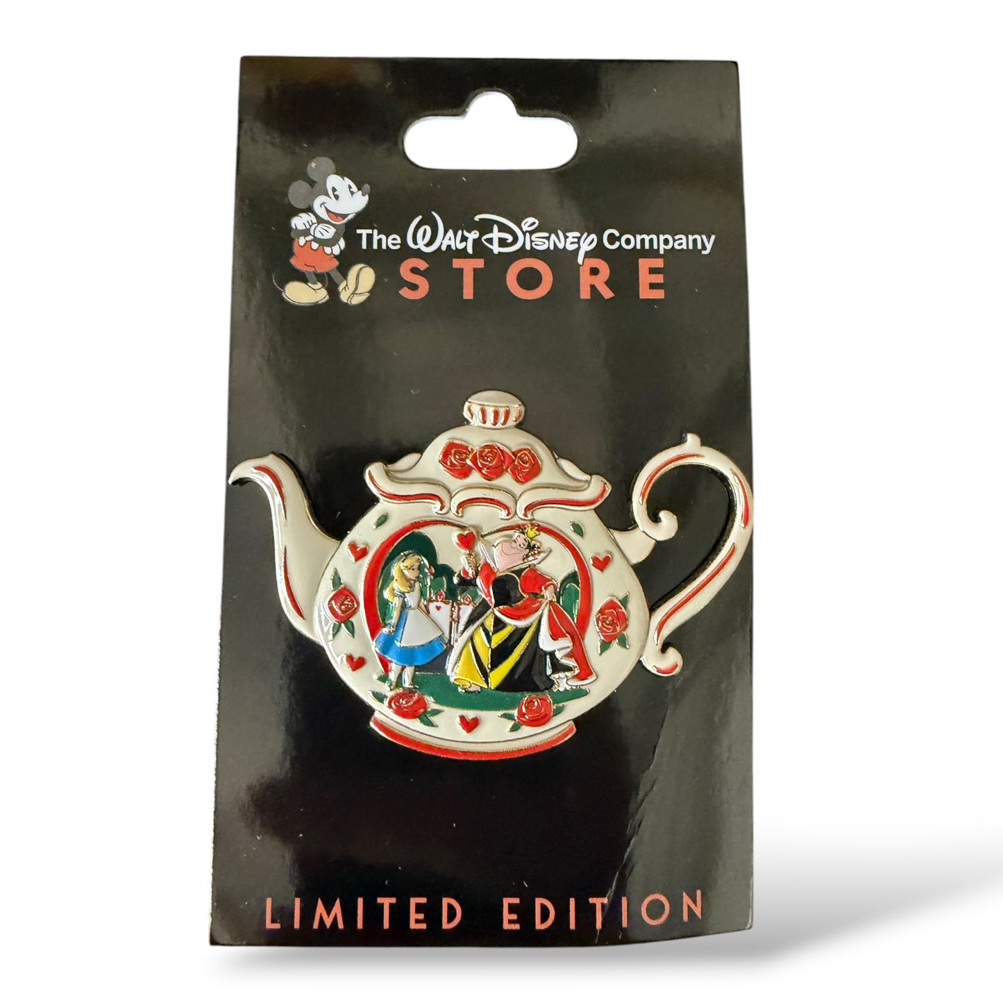 DEC Alice in Wonderland Teapots Alice and the Queen of Hearts Pin