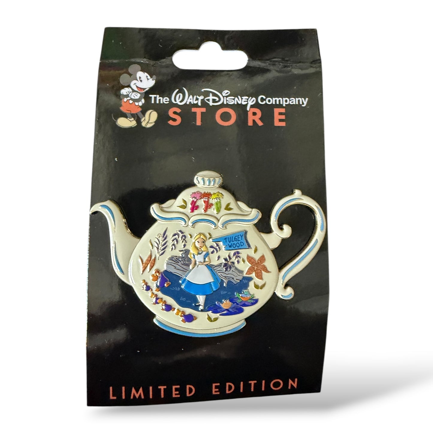 DEC Alice in Wonderland Teapots Alice in Tulgey Wood Pin