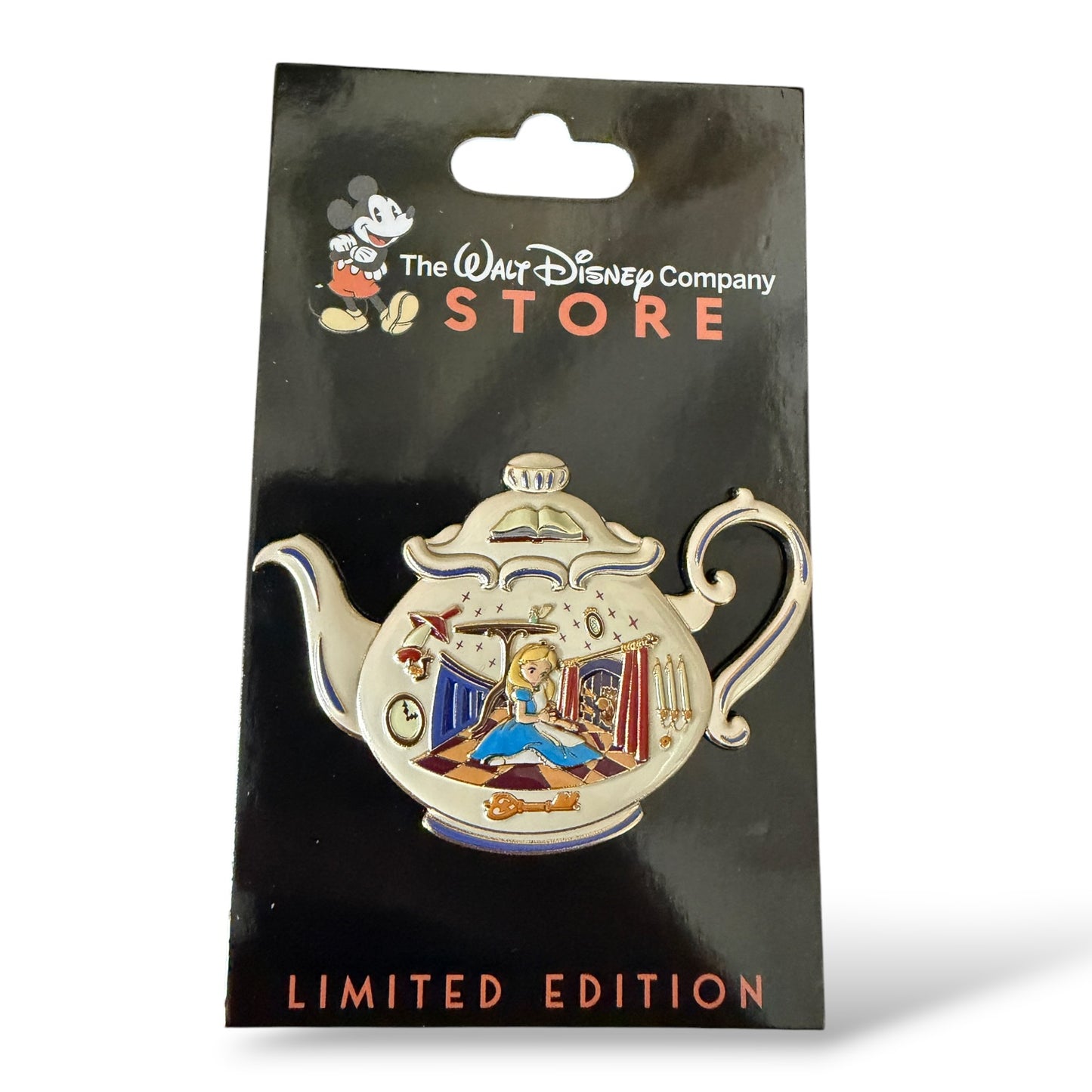 DEC Alice in Wonderland Teapots Alice in the Doorknob Room Pin