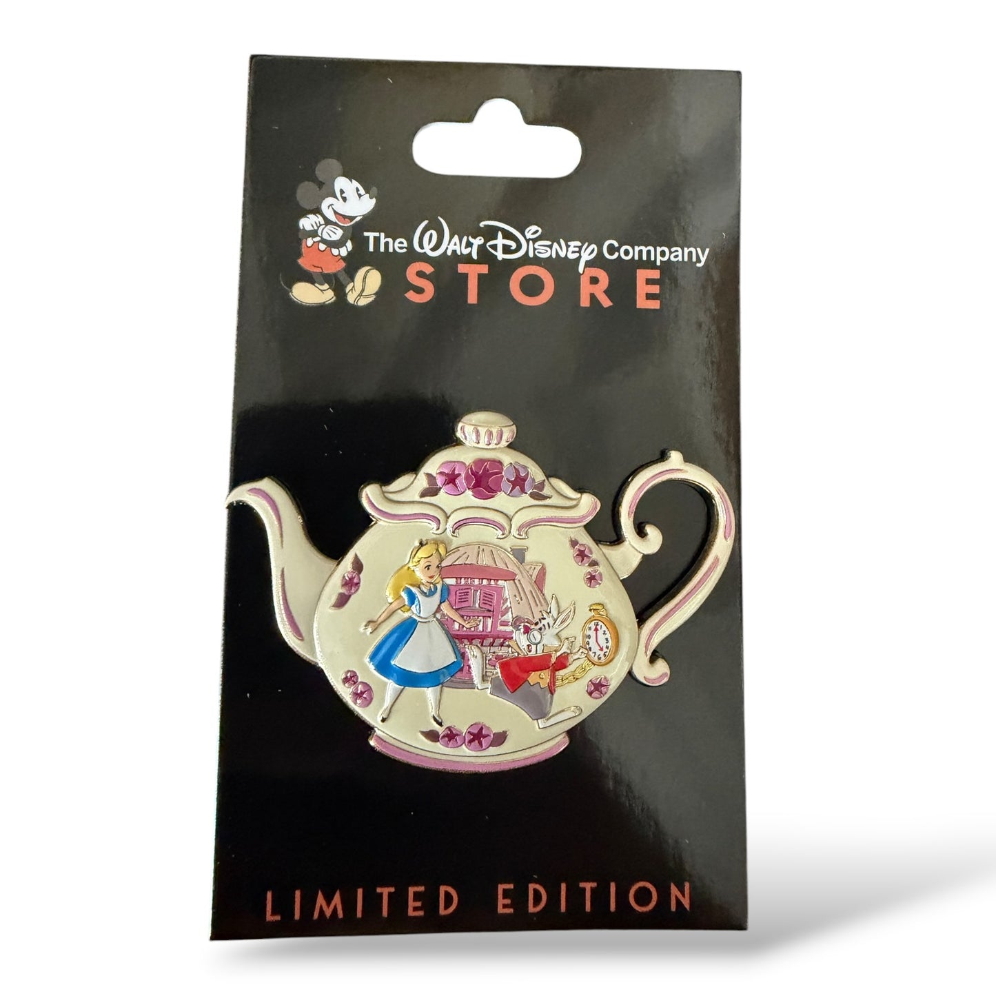 DEC Alice in Wonderland Teapots Alice and the White Rabbit Pin