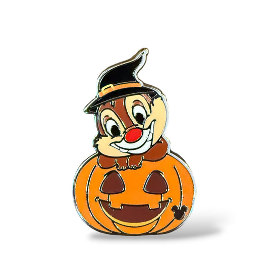 Cast Lanyard Dale Enjoys Seasons Halloween Hidden Mickey Pin