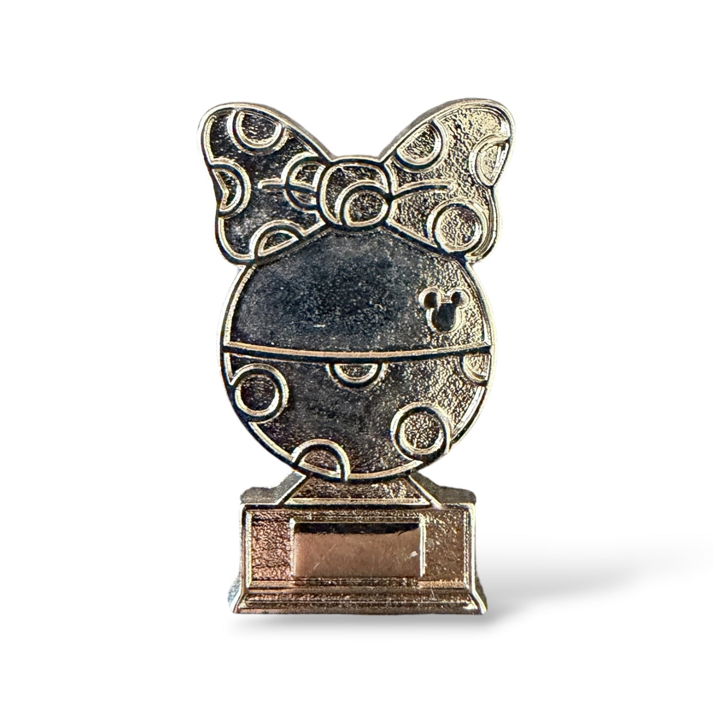 Cast Lanyard Trophies Minnie Mouse Chaser Hidden Mickey Pin