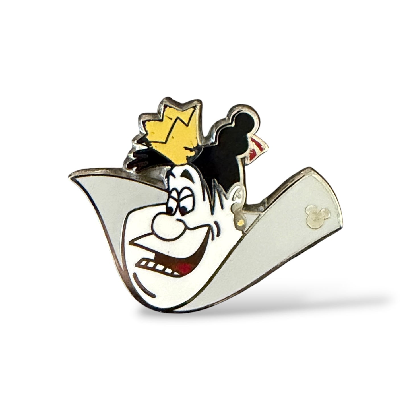 Cast Lanyard Disney Villains Queen of Hearts Hidden Mickey Pin
