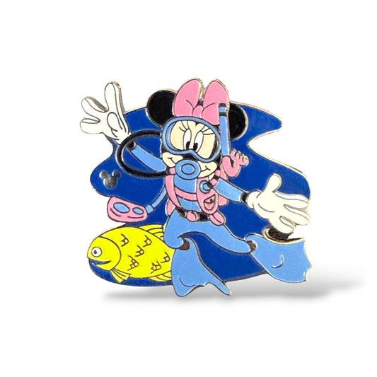 Cast Lanyard Mickey and Friends Scuba Diving Minnie Hidden Mickey Pin