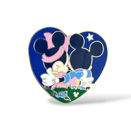 Cast Lanyard Sweetheart Hearts Mickey and Minnie Hugging Hidden Mickey Pin
