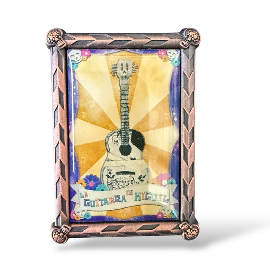 Disney Parks Loteria Mystery La Guitarra de Miguel Guitar Pin