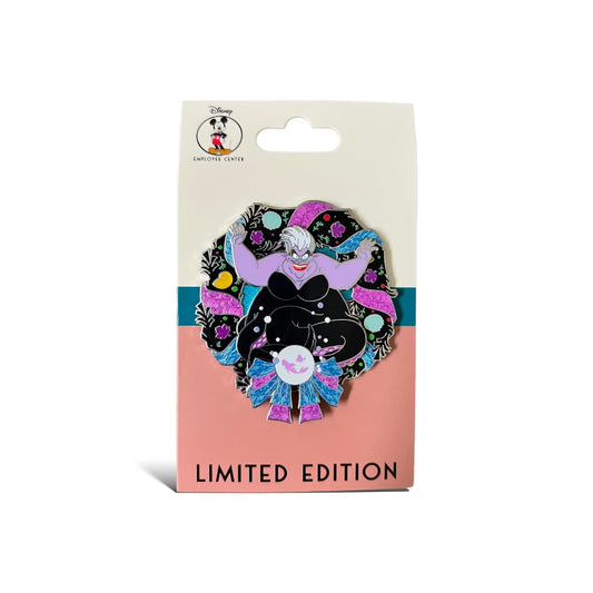 DEC Wreath Ursula Pin