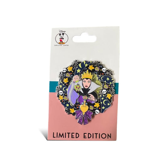 DEC Wreath Evil Queen Pin