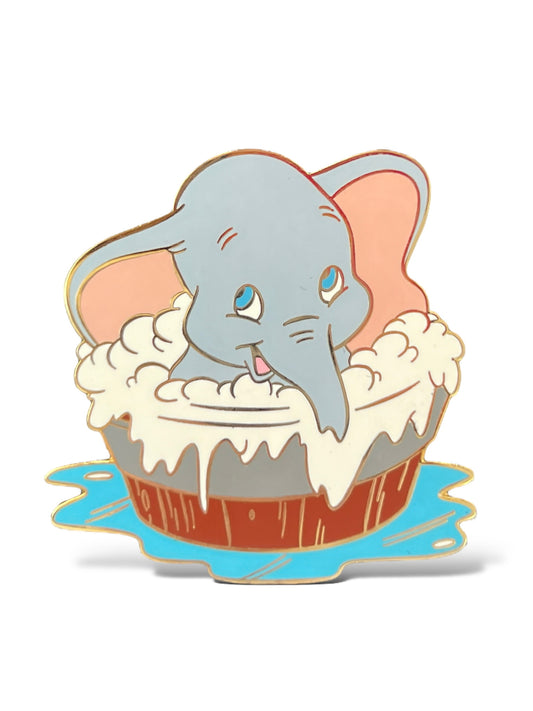 Disney Auctions Dumbo in Bath Pin