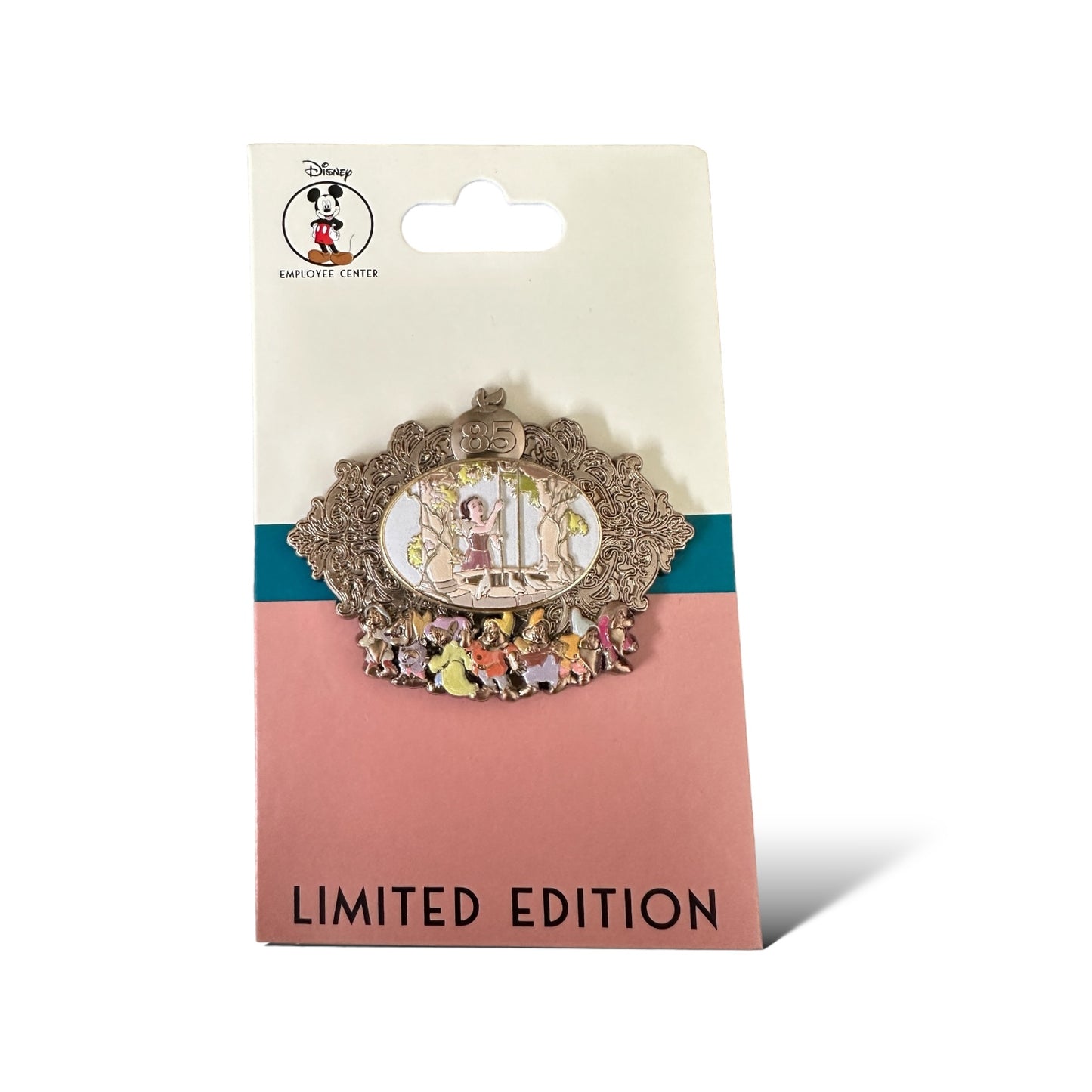 DEC Snow White and The Seven Dwarfs 85th Anniversary Snow White at Wishing Well Pin