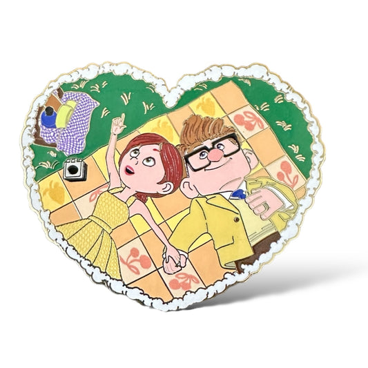 DEC Valentine Heart Couples Carl and Ellie Pin