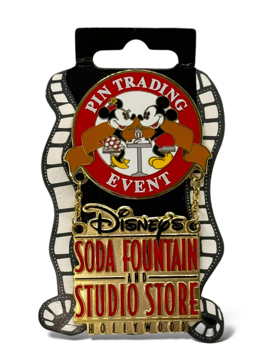 DSSH Pin Trading Event Mickey and Minnie Dangle Pin