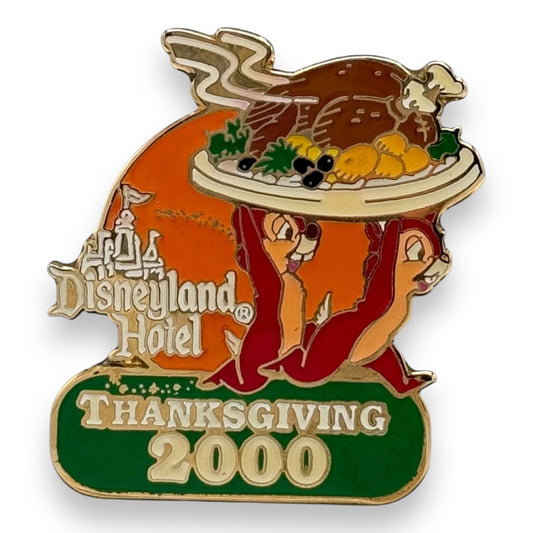 DEC Thanksgiving 2000 Chip and Dale Carrying a Turkey Pin