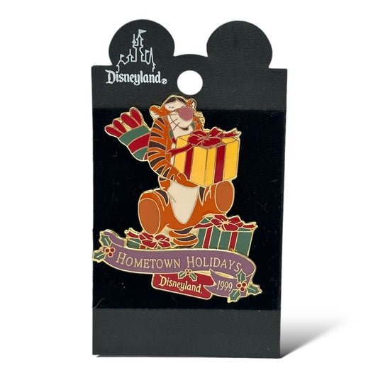 DLR Hometown Holidays 1999 Tigger Presents Pin