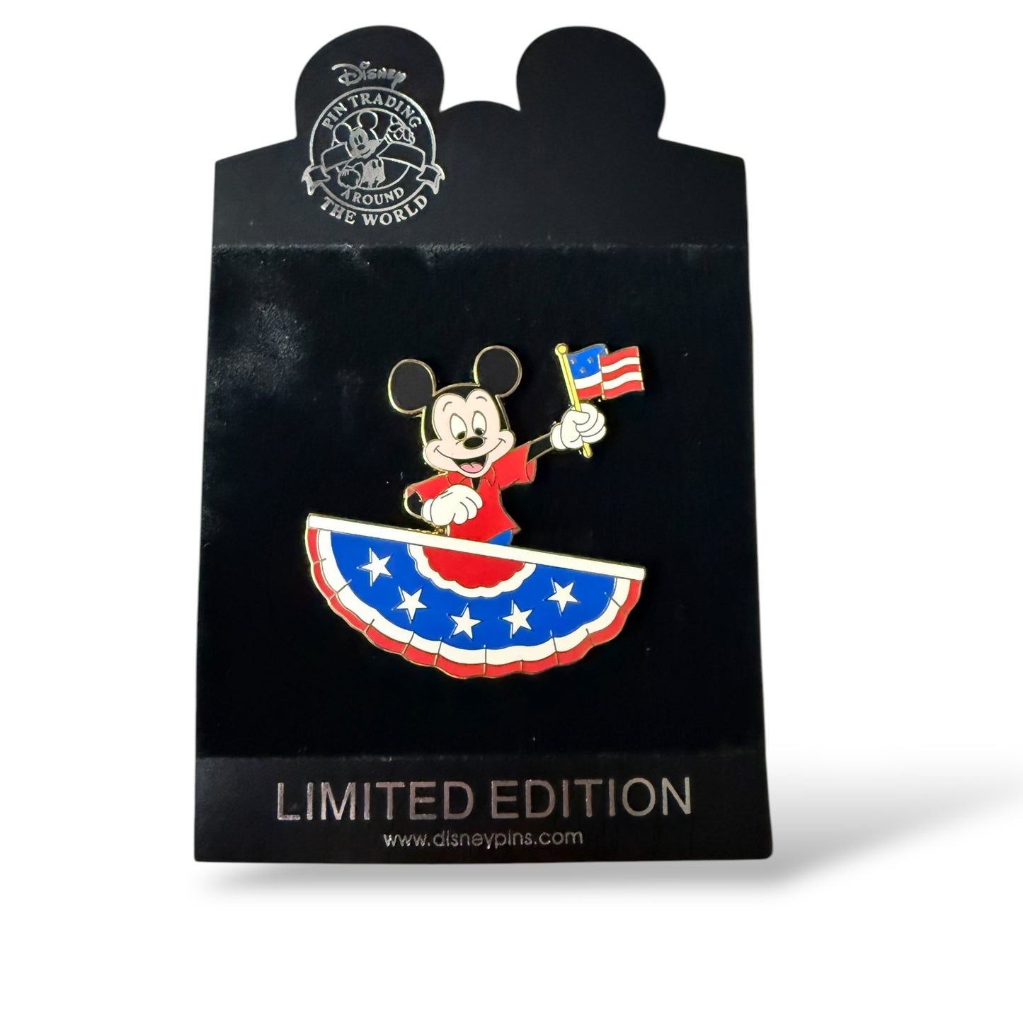 Disney Shopping Americana Mickey Waving Flag Pin