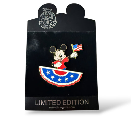 Disney Shopping Americana Mickey Waving Flag Pin