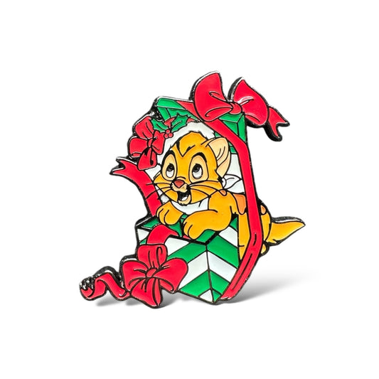 Loungefly Holiday 2020 Oliver Present Pin