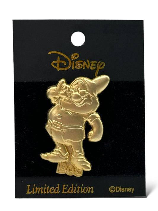 JDS 100 Relief Gold Tone Doc Pin