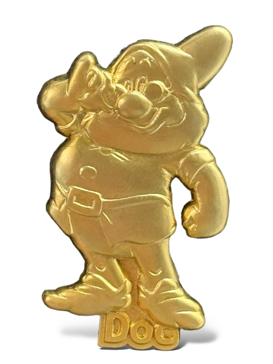 JDS 100 Relief Gold Tone Doc Pin