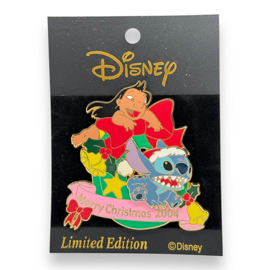 JDS Christmas 2004 Wreath Lilo & Stitch Pin