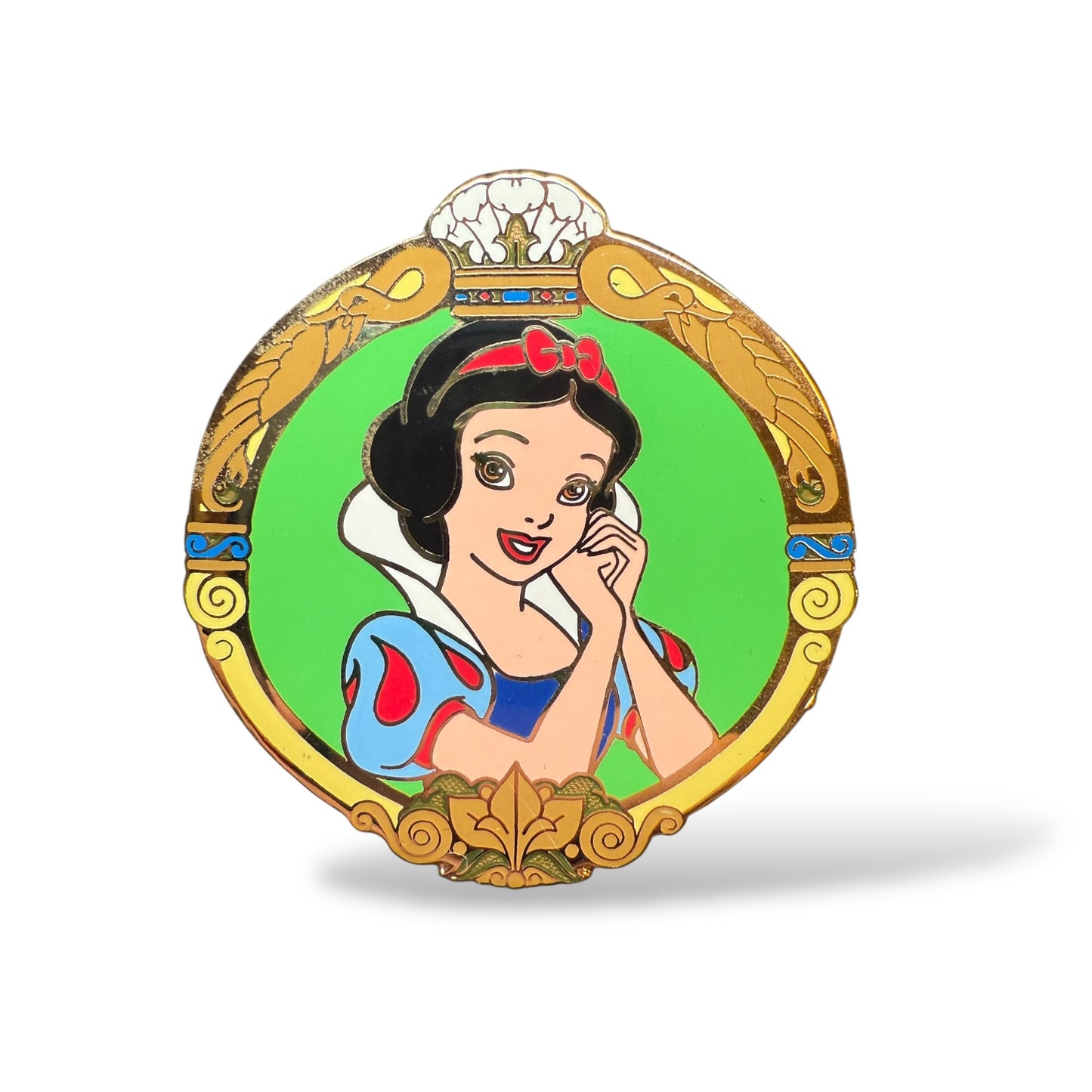 Disney Auctions Snow White in Round Frame Pin
