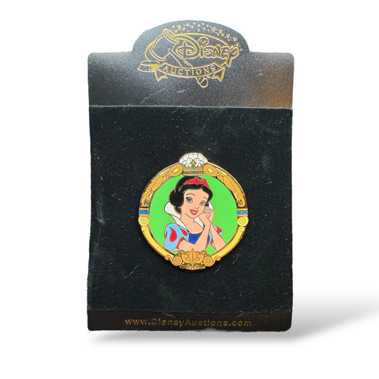 Disney Auctions Snow White in Round Frame Pin