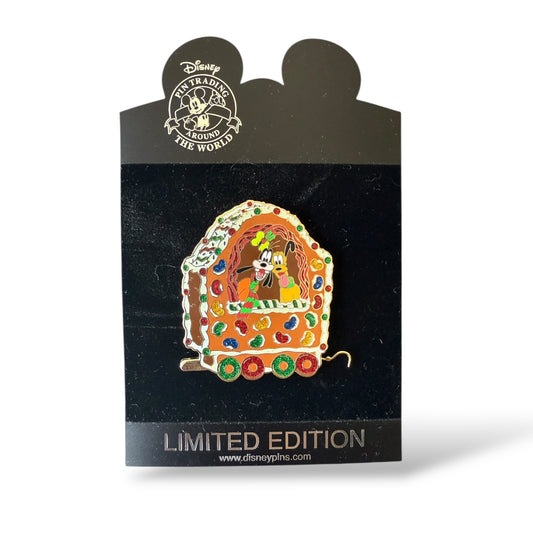 Disney Shopping Holiday Train World of Disney Goofy and Pluto Pin