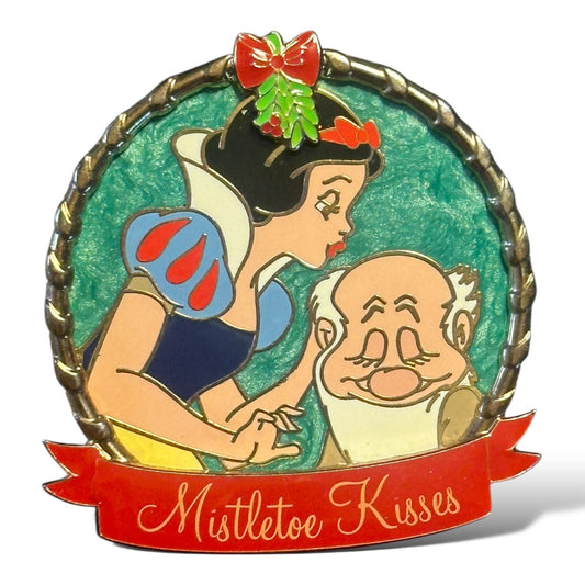 DLR Mistletoe Kisses Snow White and Dopey Pin