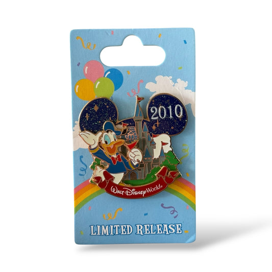 WDW Characters with Cinderella Castle Donald Pin