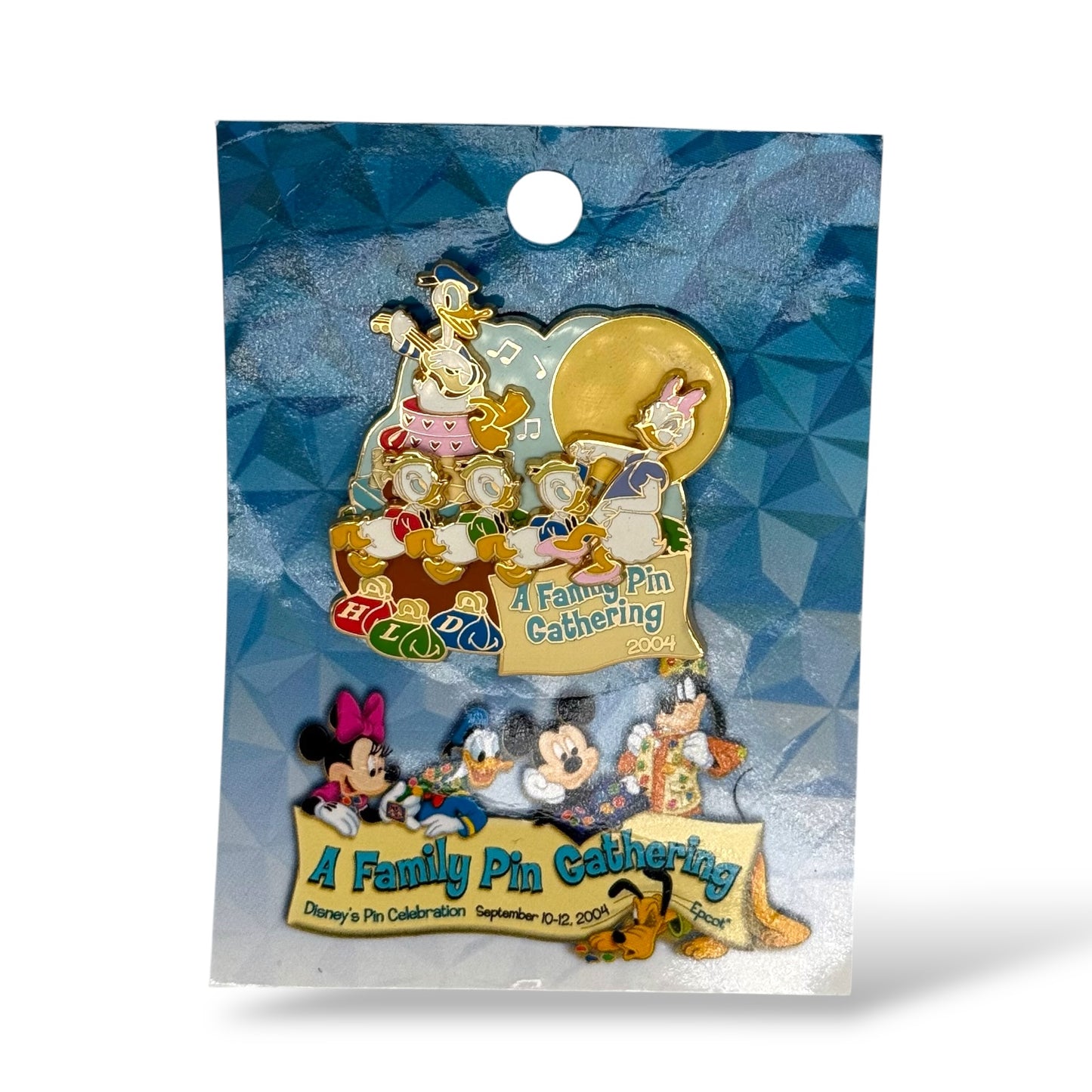 WDW A Family Pin Gathering Donald Makes Music Pin