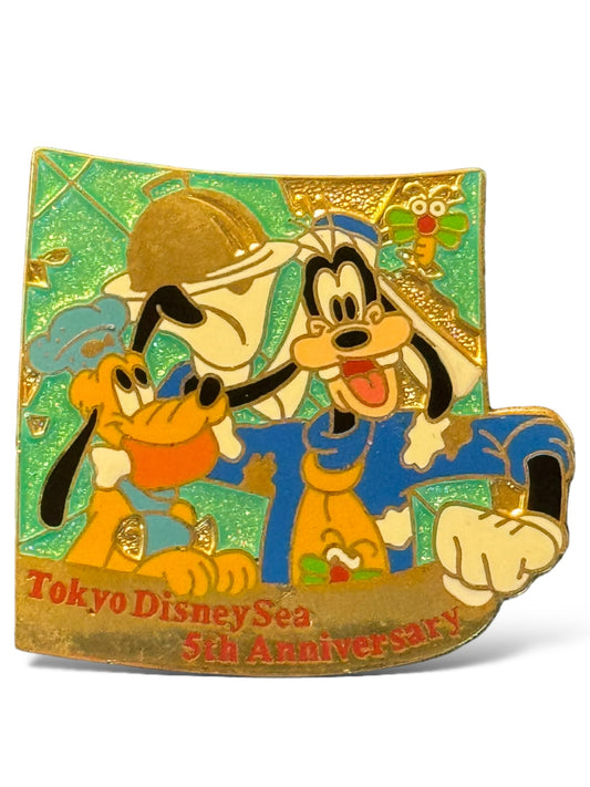 TDR Dining Voyage 2007 Hotel Miracosta Goofy and Pluto Pin