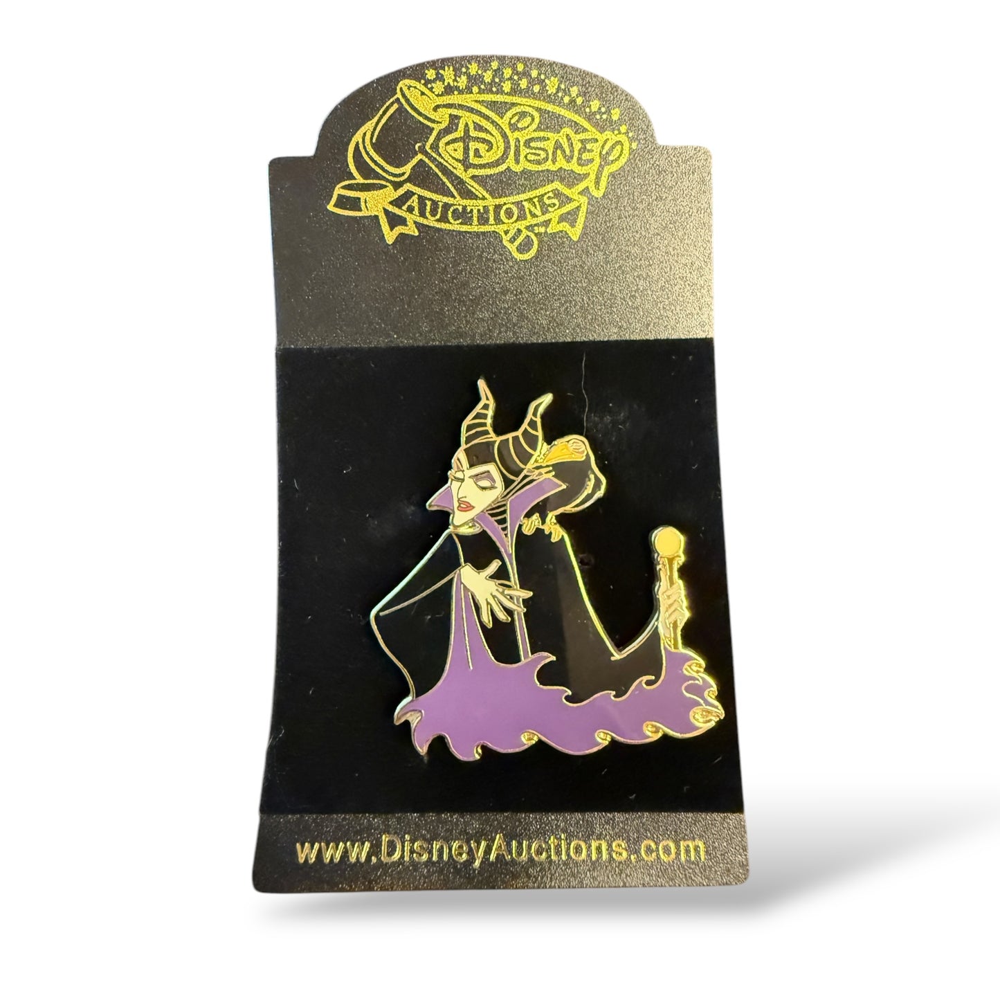 Disney Auctions Maleficent with Diablo on Shoulder Looking Away Pin