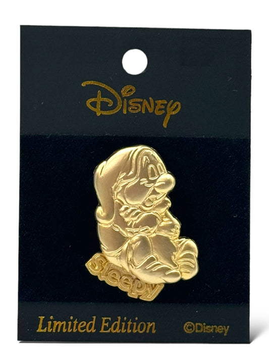 JDS 100 Relief Gold Tone Sleepy Pin