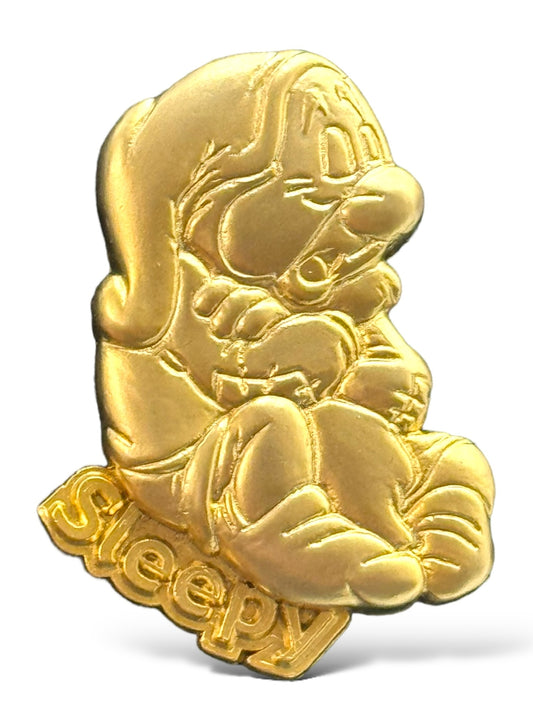 JDS 100 Relief Gold Tone Sleepy Pin