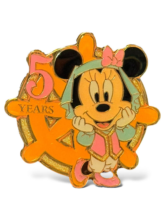 TDR Game Prize Minnie Ship Wheel Pin