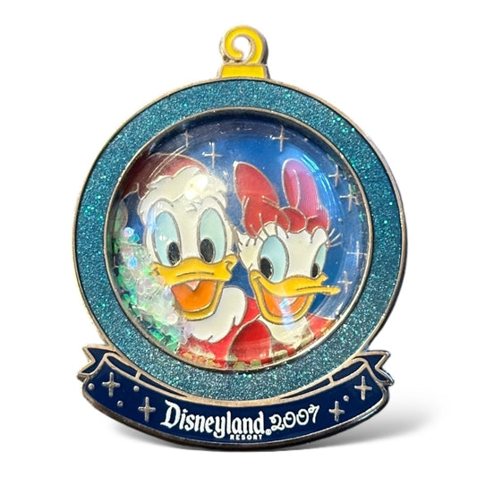 DLR Holiday Snow Globe Donald and Daisy Pin