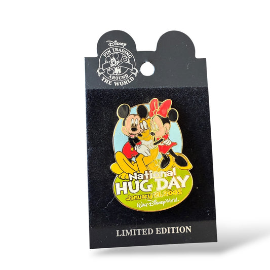 WDW National Hug Day 2005 Mickey, Minnie, and Pluto Pin
