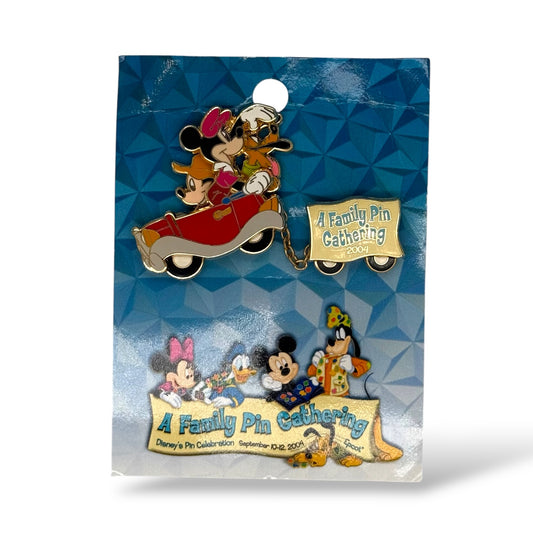WDW A Family Pin Gathering Mickey, Minnie & Pluto Going Home Car Pin