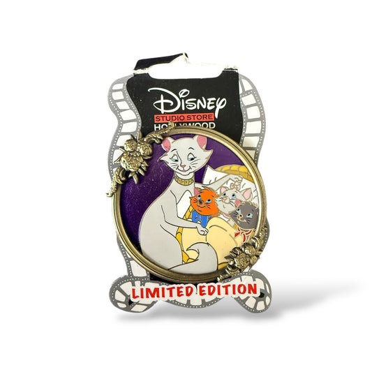 DSSH Mother's Day Aristocats Pin