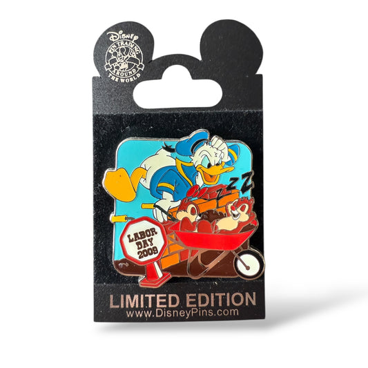 WDW Labor Day 2009 Donald with Chip n' Dale Pin