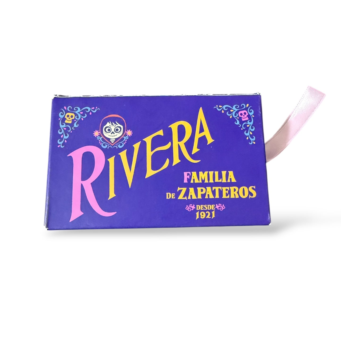 Disney Parks Holiday Gifting 2020 Rivera Familia de Zapateros Danta Ornament Pin