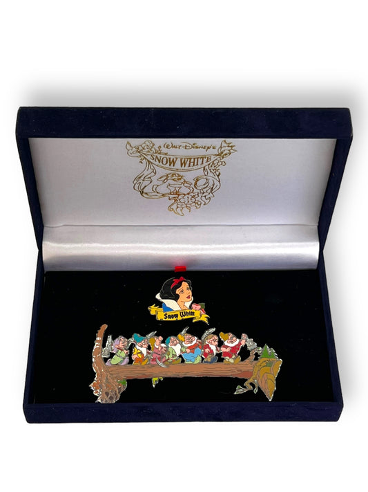 Snow White 2 Pin Velvet Box Set